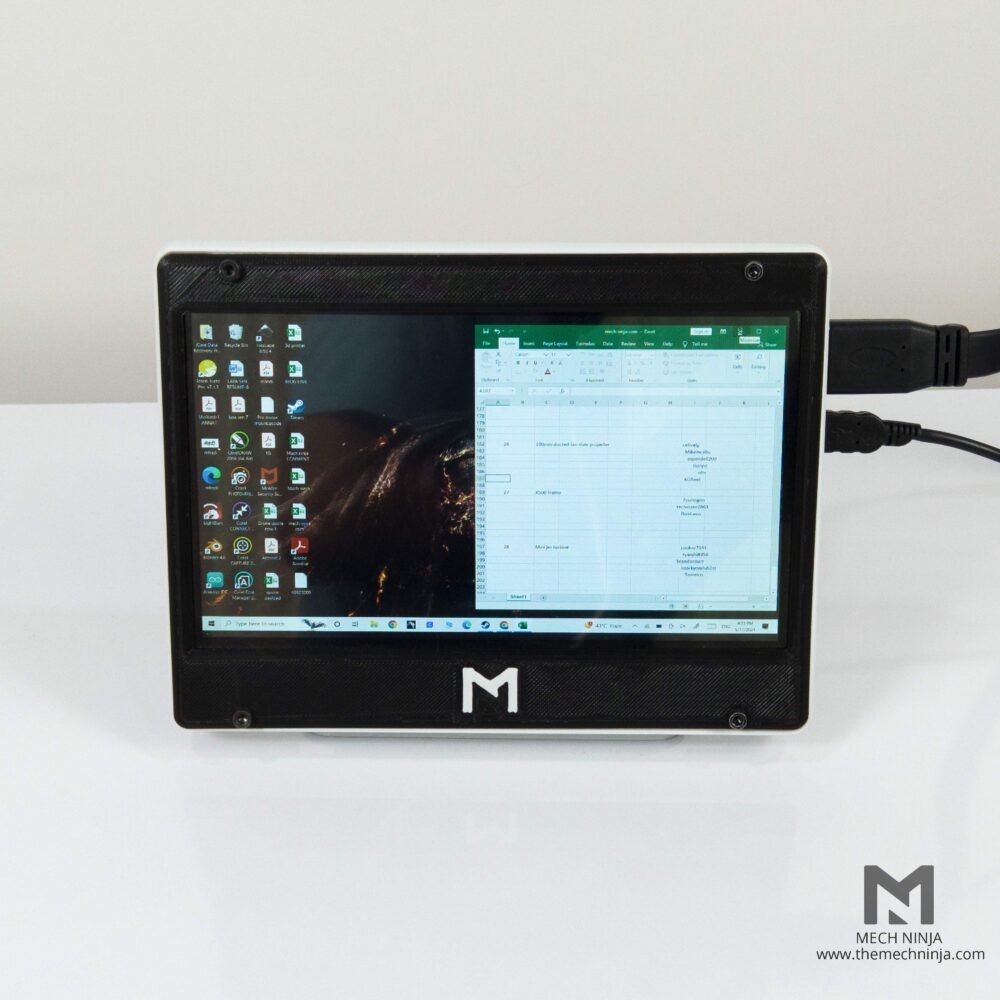 7 Inch display case